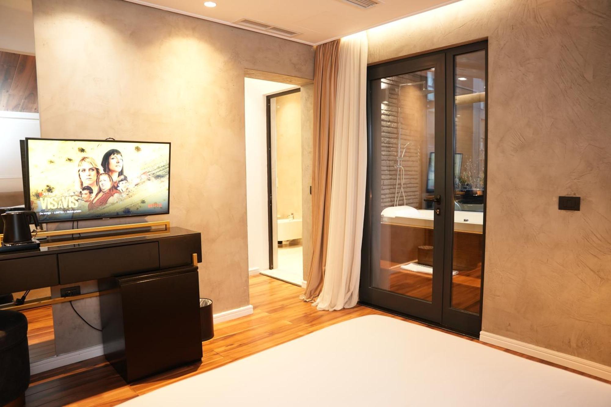 La Suite Boutique Hotel Tirana Exterior foto